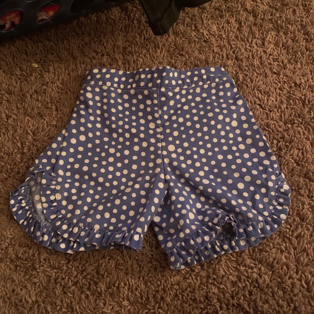 2 pairs of infant shorts